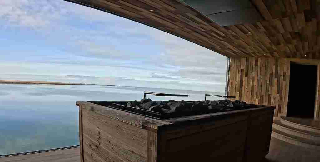 Akureyri 3-Day Discovery Tour