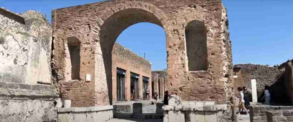 Pompeii 7-Day Cultural Journey