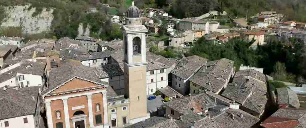 Region Lazio Marche Abruzzo Hiking Trekking 5-Day Highlights Experience